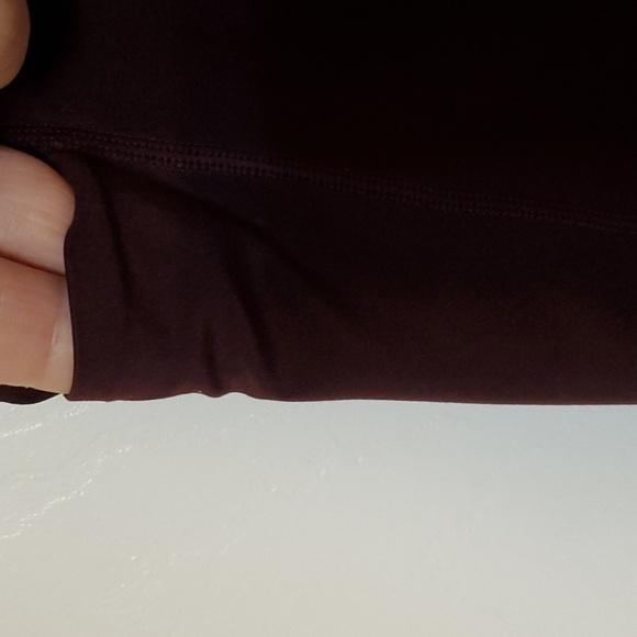 Athleta maroon leggings 7/8 length Size Medium pocket on side and on the… - Picture 3 of 9